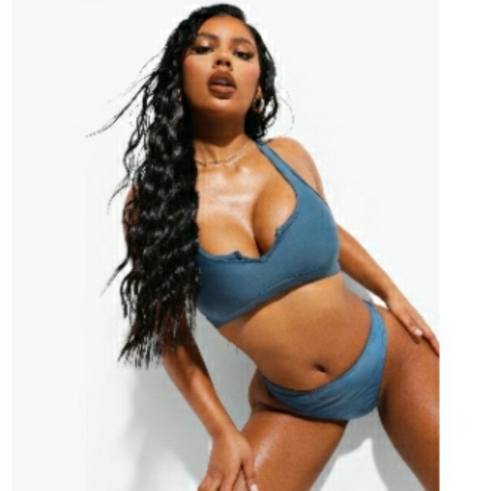 Notch front bikini top and tanga bottoms